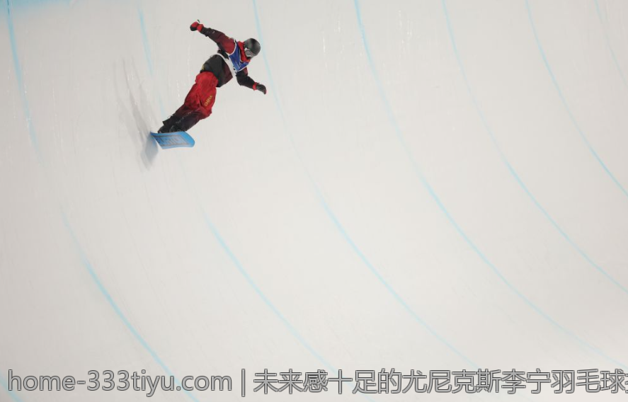 未来感十足的尤尼克斯李宁羽毛球拍2026新品震撼上市